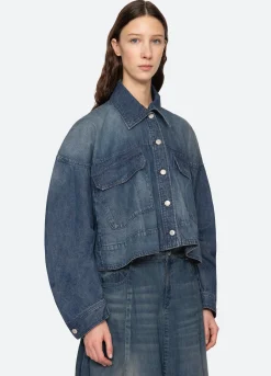 Outerwear><noscript><img width=
