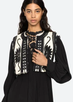 Outerwear><noscript><img width=