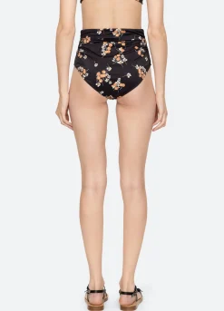 Swimwear><noscript><img width=