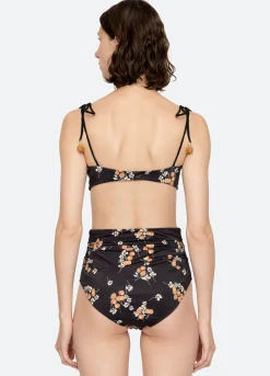 Swimwear><noscript><img width=