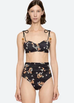 Swimwear><noscript><img width=