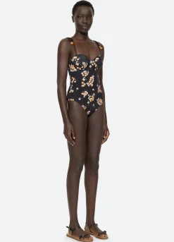 Swimwear><noscript><img width=