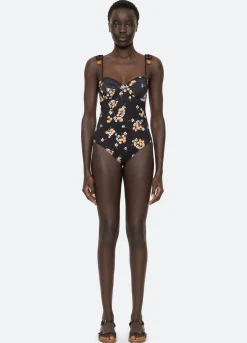 Swimwear><noscript><img width=