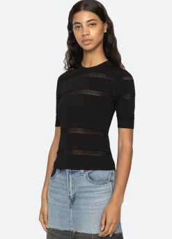 Sweaters|Tops><noscript><img width=