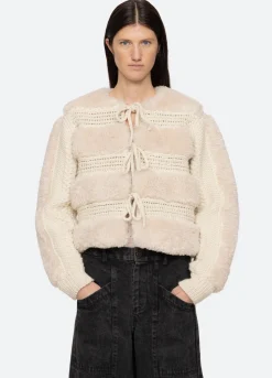 Outerwear><noscript><img width=