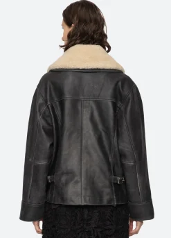 Outerwear><noscript><img width=