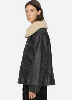 Outerwear><noscript><img width=
