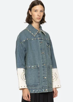 Outerwear><noscript><img width=