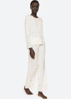 Sleepwear><noscript><img width=