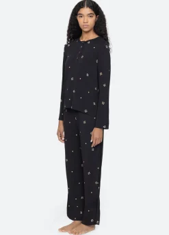 Sleepwear><noscript><img width=