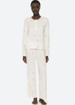 Sleepwear><noscript><img width=