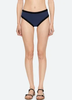 Swimwear><noscript><img width=
