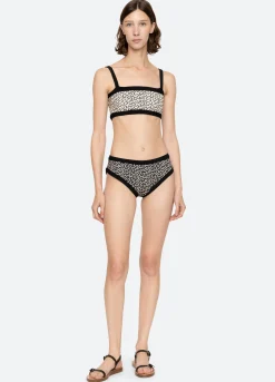 Swimwear><noscript><img width=