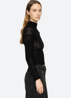 Sweaters|Tops><noscript><img width=